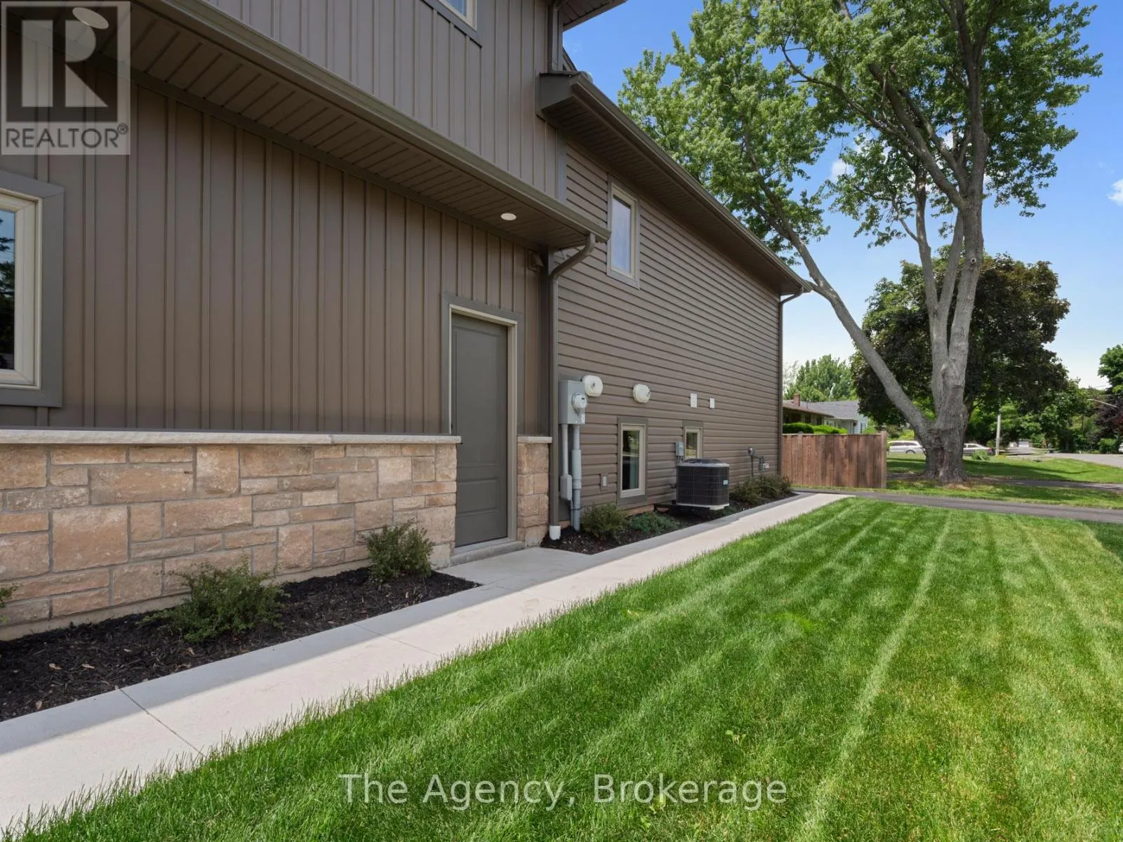 40 TOPHAM BOULEVARD