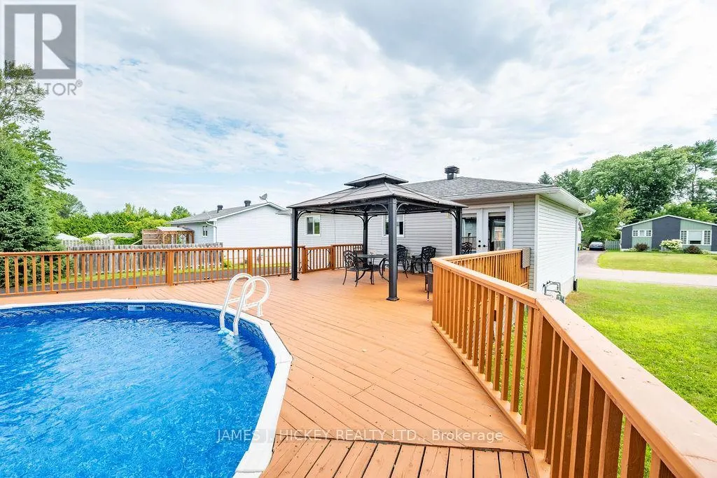 1108 BOUNDARY ROAD