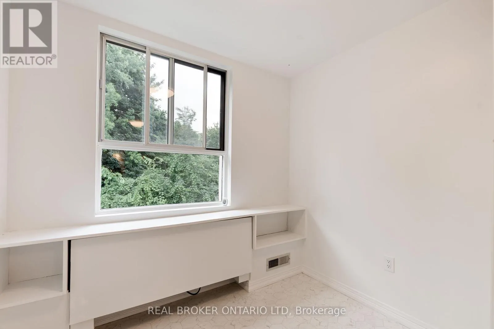 310 - 1180 COMMISSIONERS ROAD W, #310