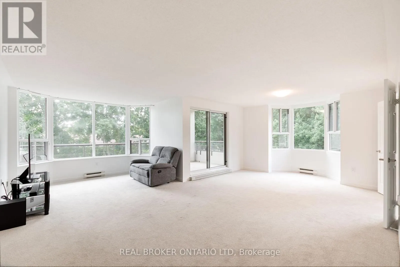 310 - 1180 COMMISSIONERS ROAD W, #310