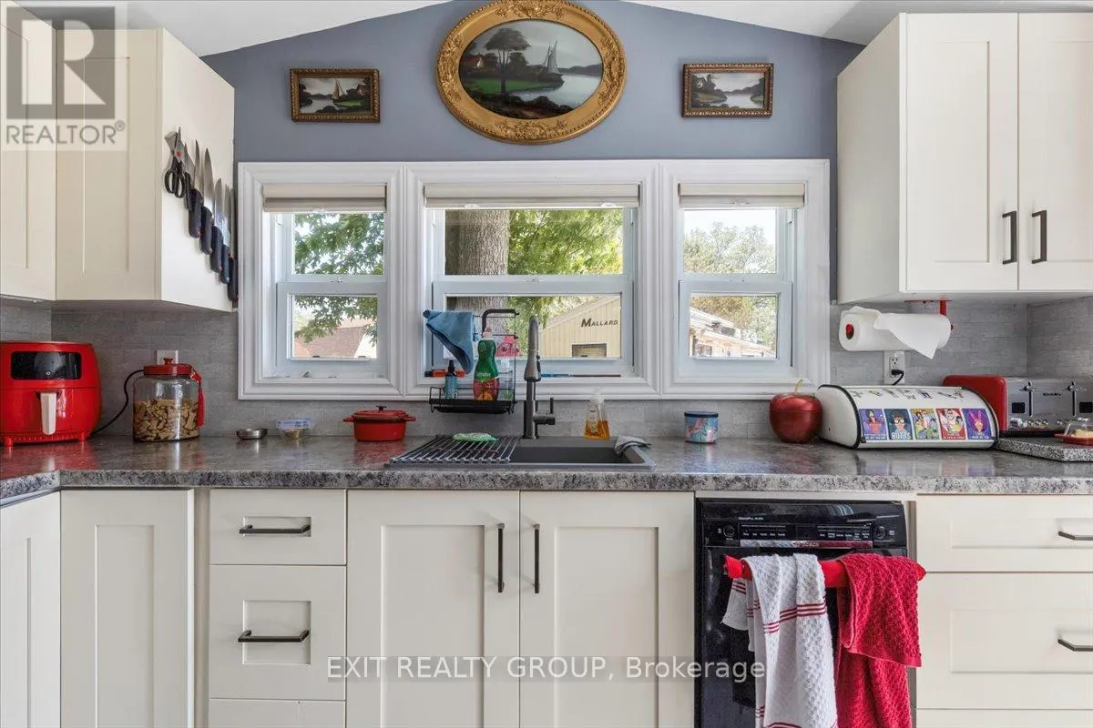 1 - 116 CEDARDALE ROAD, #1