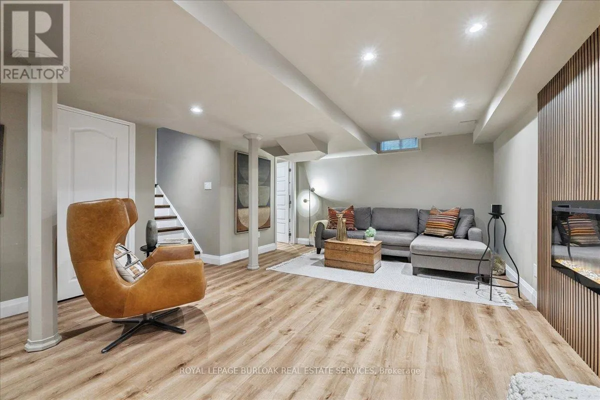 61 NISKA DRIVE