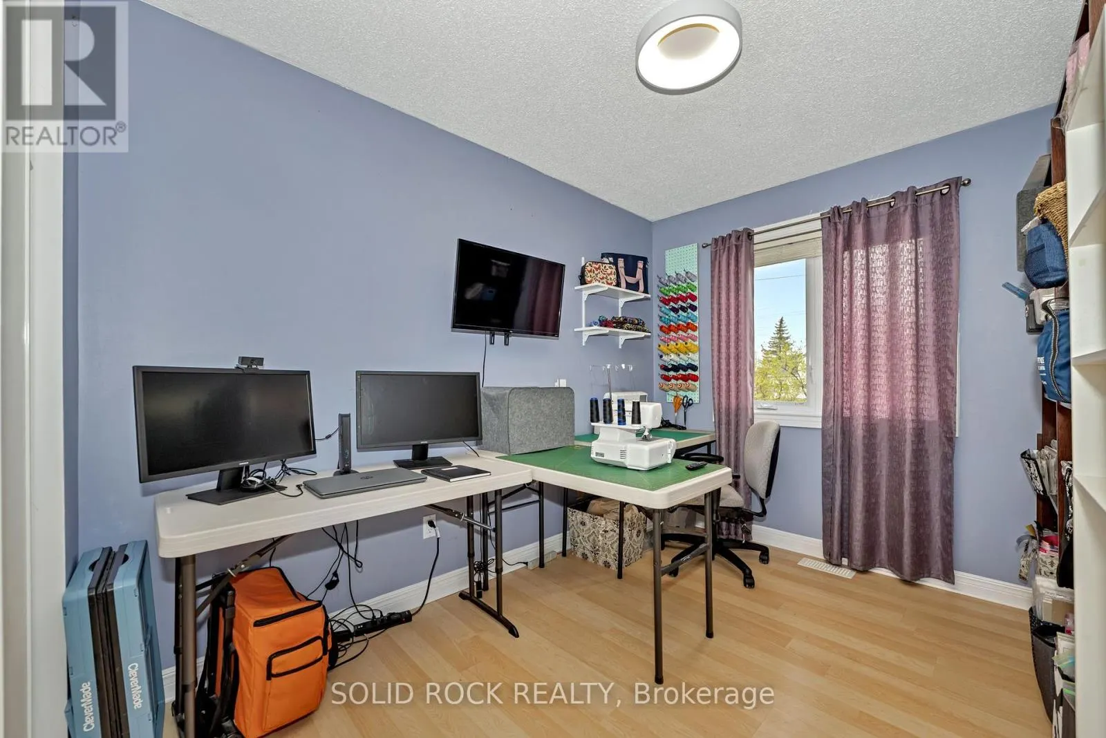 37 GRENADIER WAY