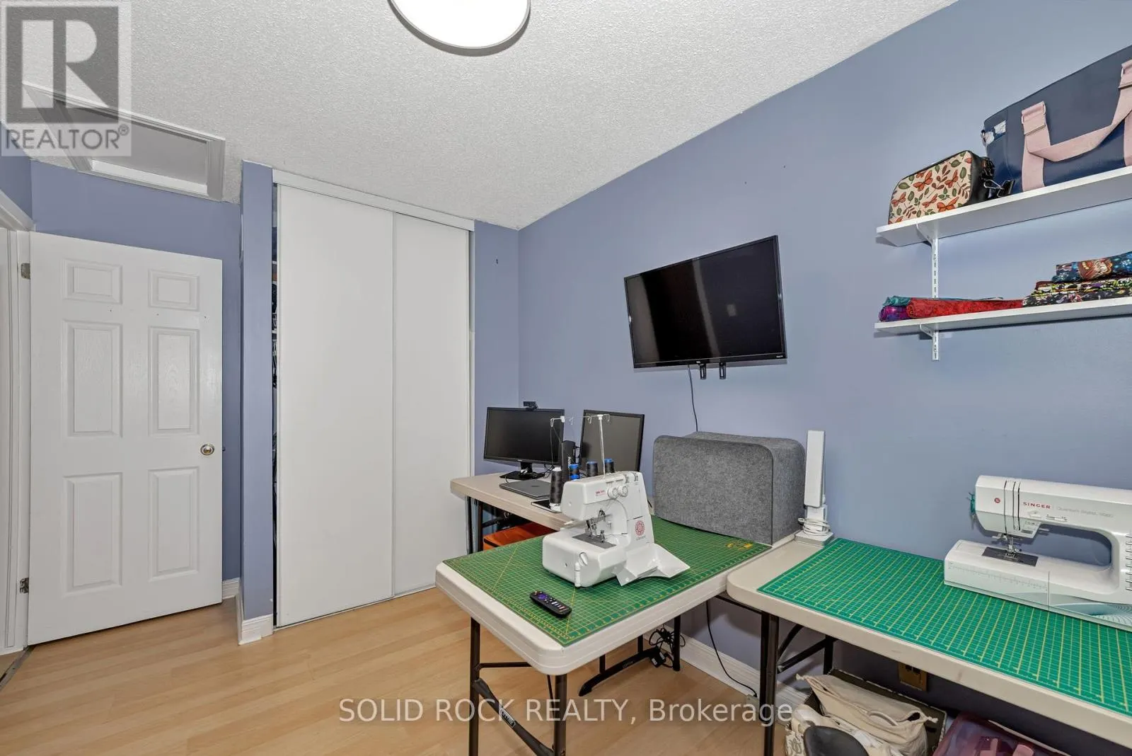 37 GRENADIER WAY