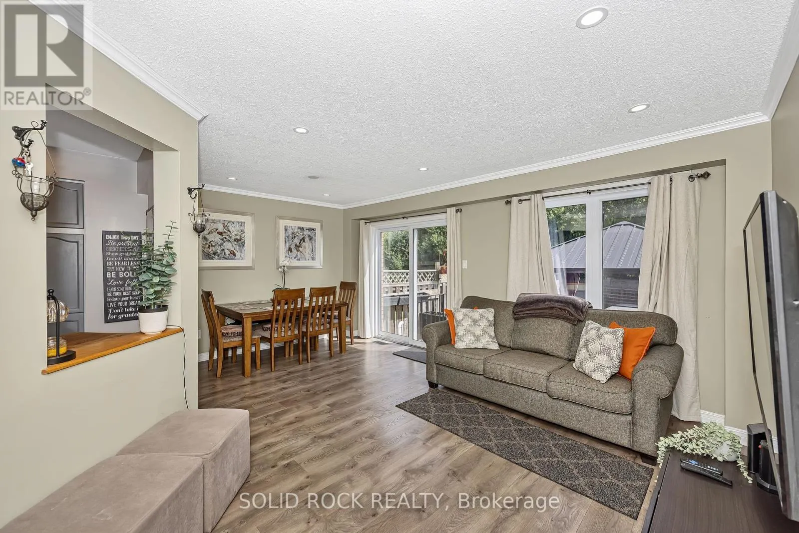 37 GRENADIER WAY