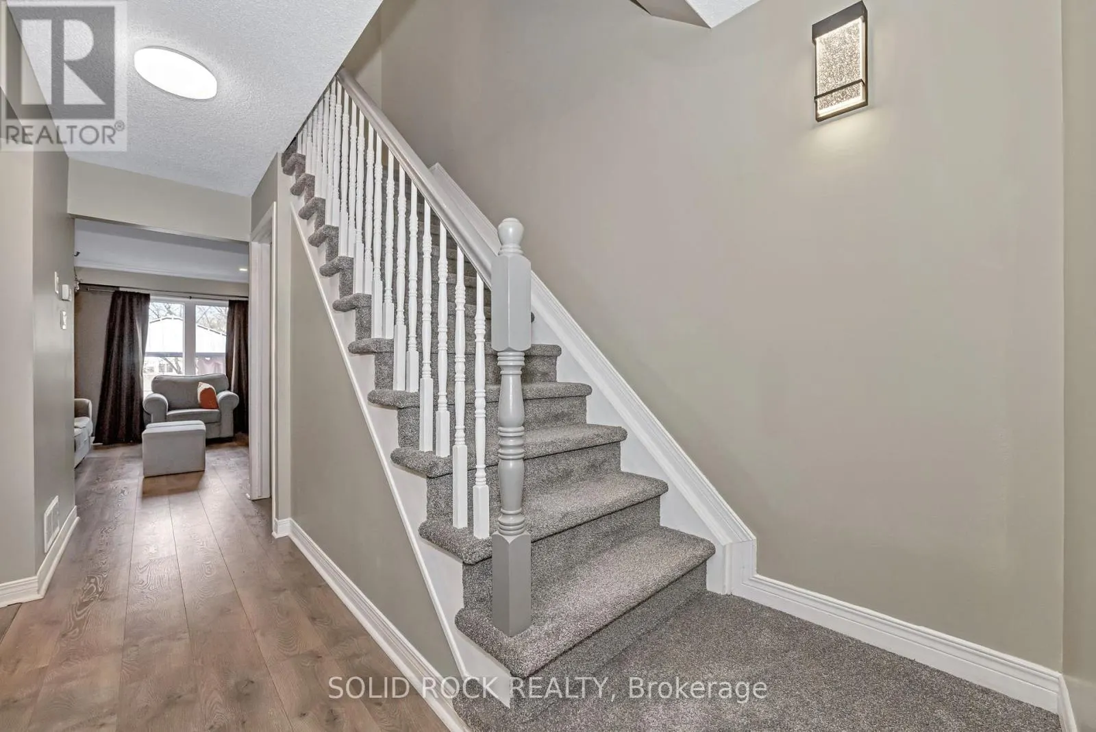 37 GRENADIER WAY