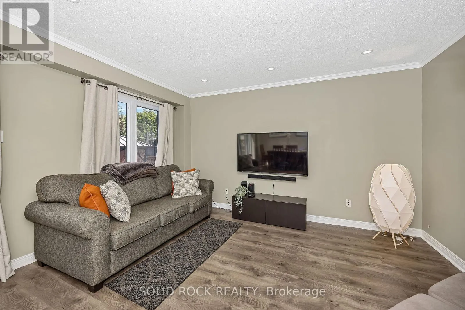 37 GRENADIER WAY