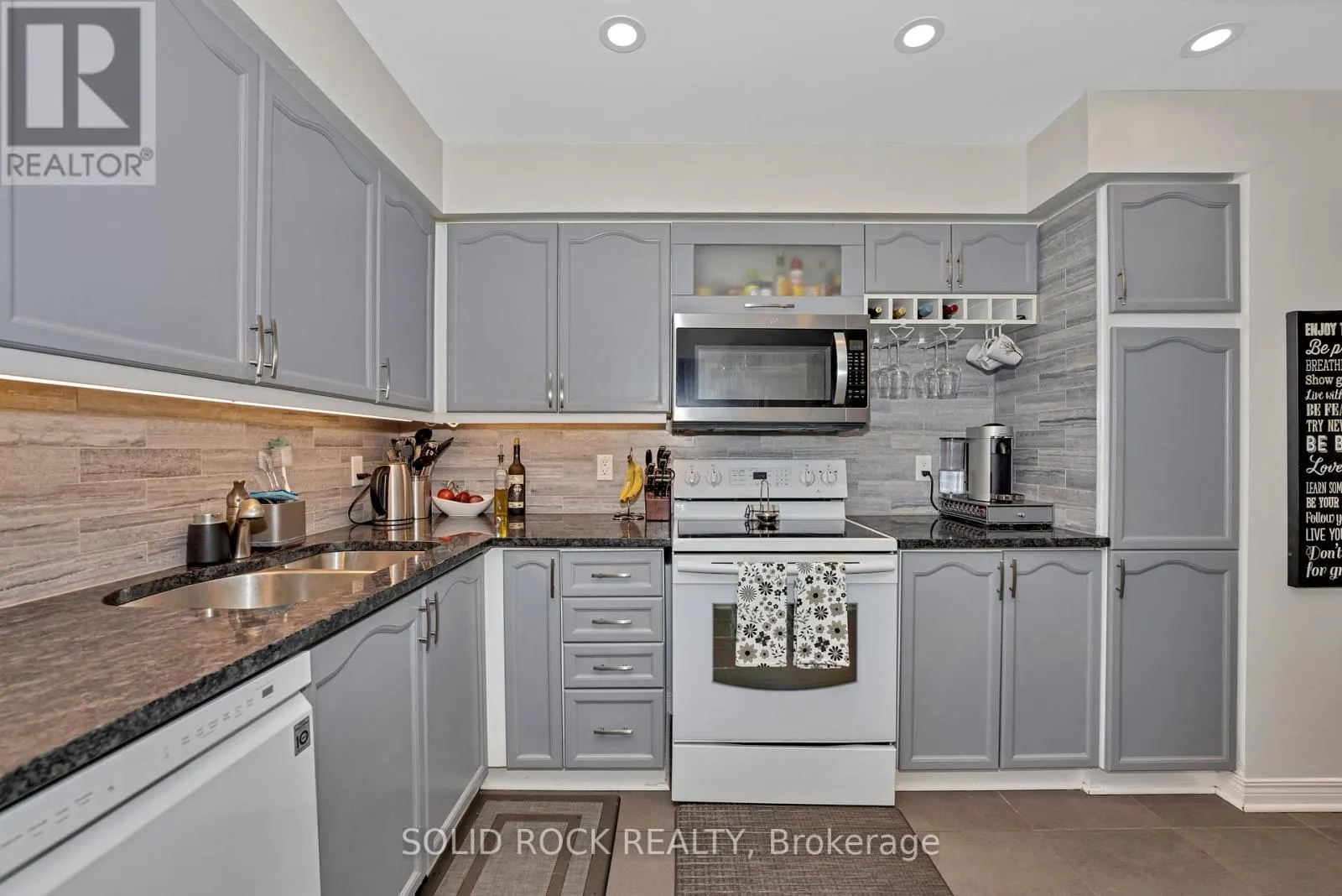 37 GRENADIER WAY
