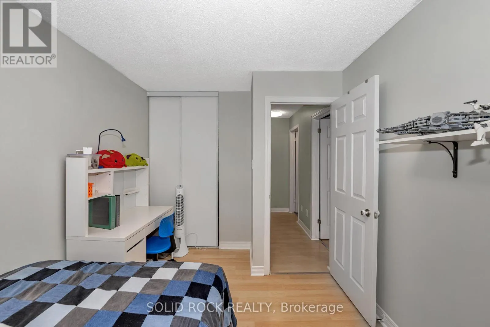 37 GRENADIER WAY