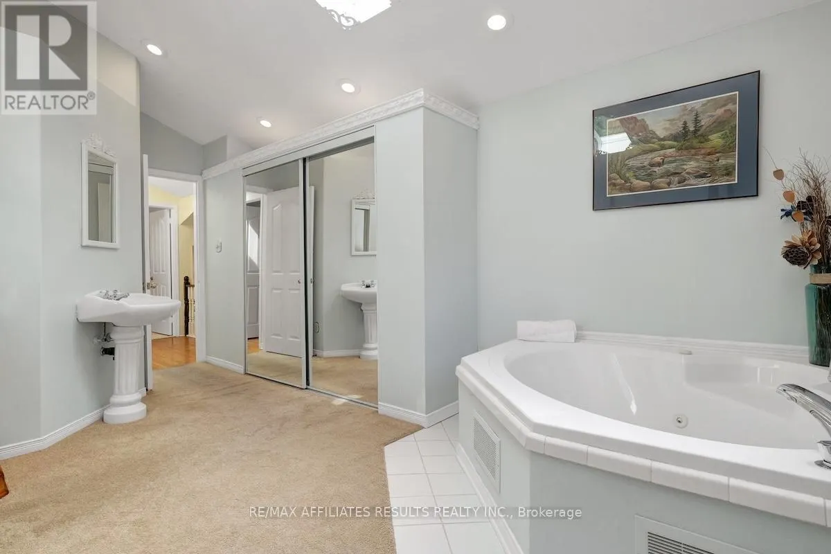 2 WEDGEWOOD CRESCENT