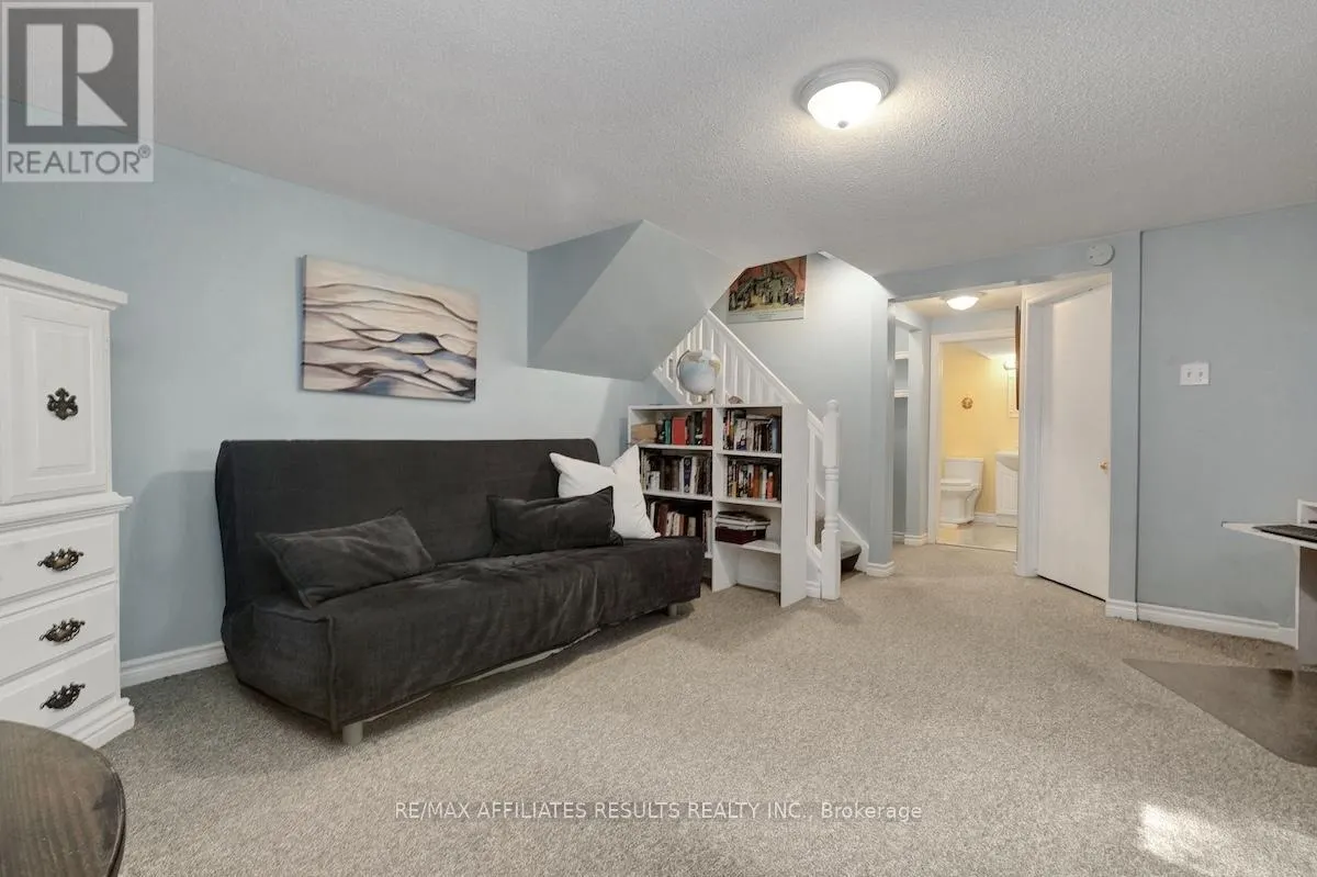2 WEDGEWOOD CRESCENT