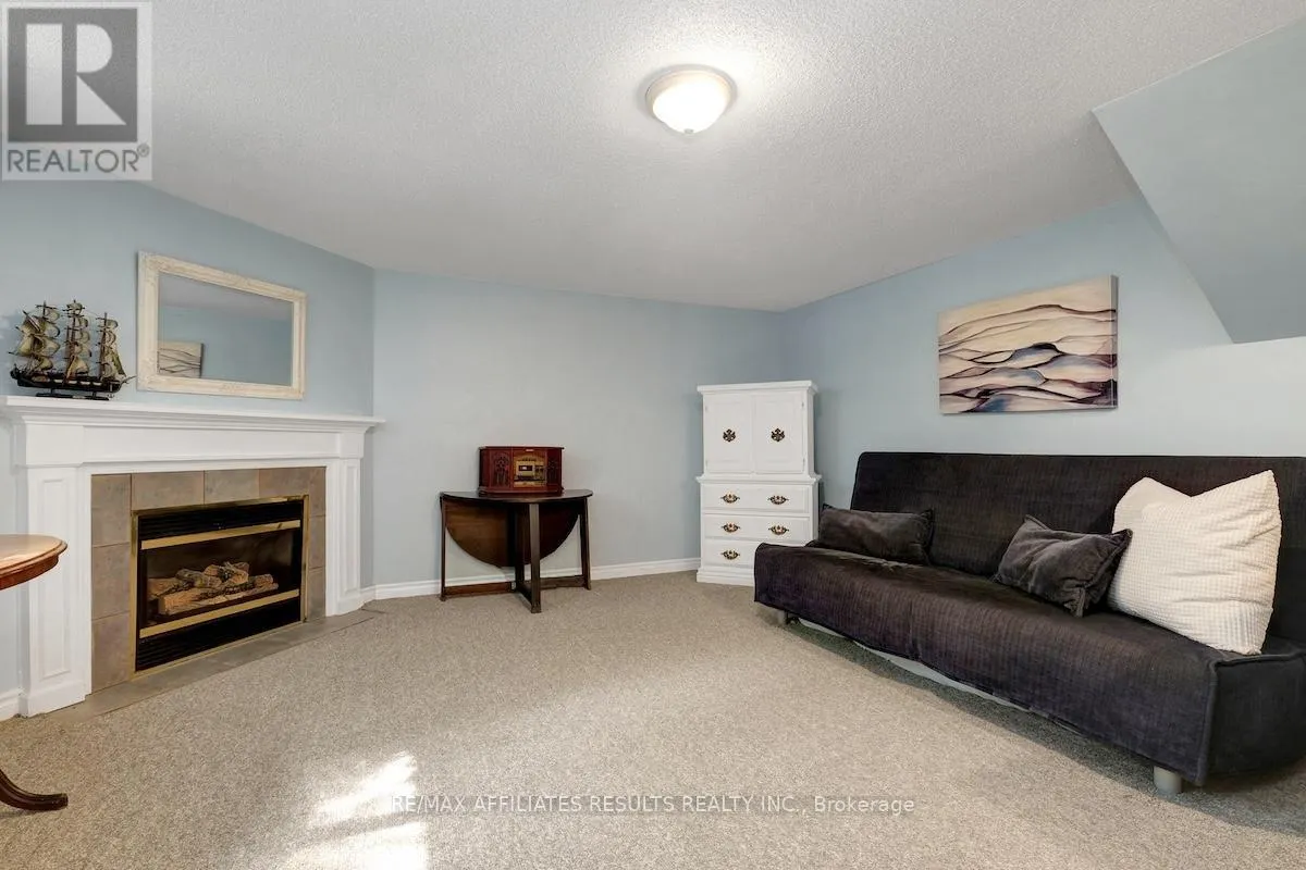 2 WEDGEWOOD CRESCENT