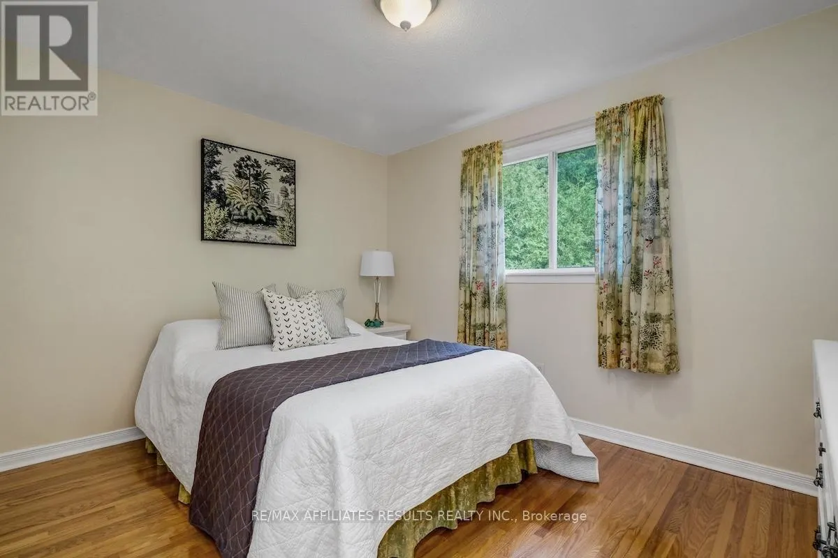 2 WEDGEWOOD CRESCENT