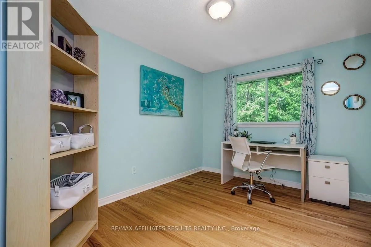 2 WEDGEWOOD CRESCENT