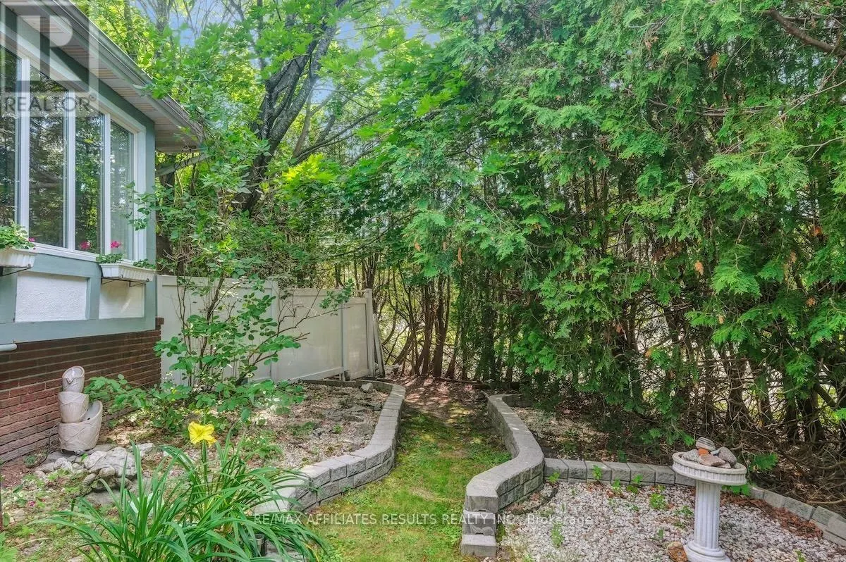 2 WEDGEWOOD CRESCENT