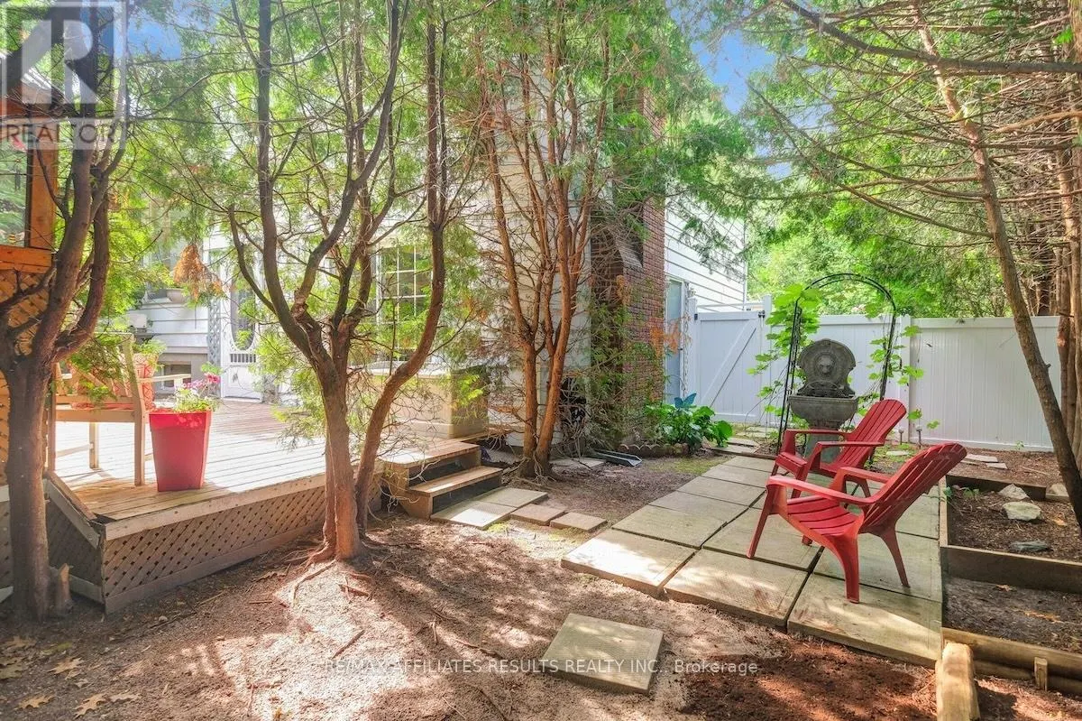 2 WEDGEWOOD CRESCENT