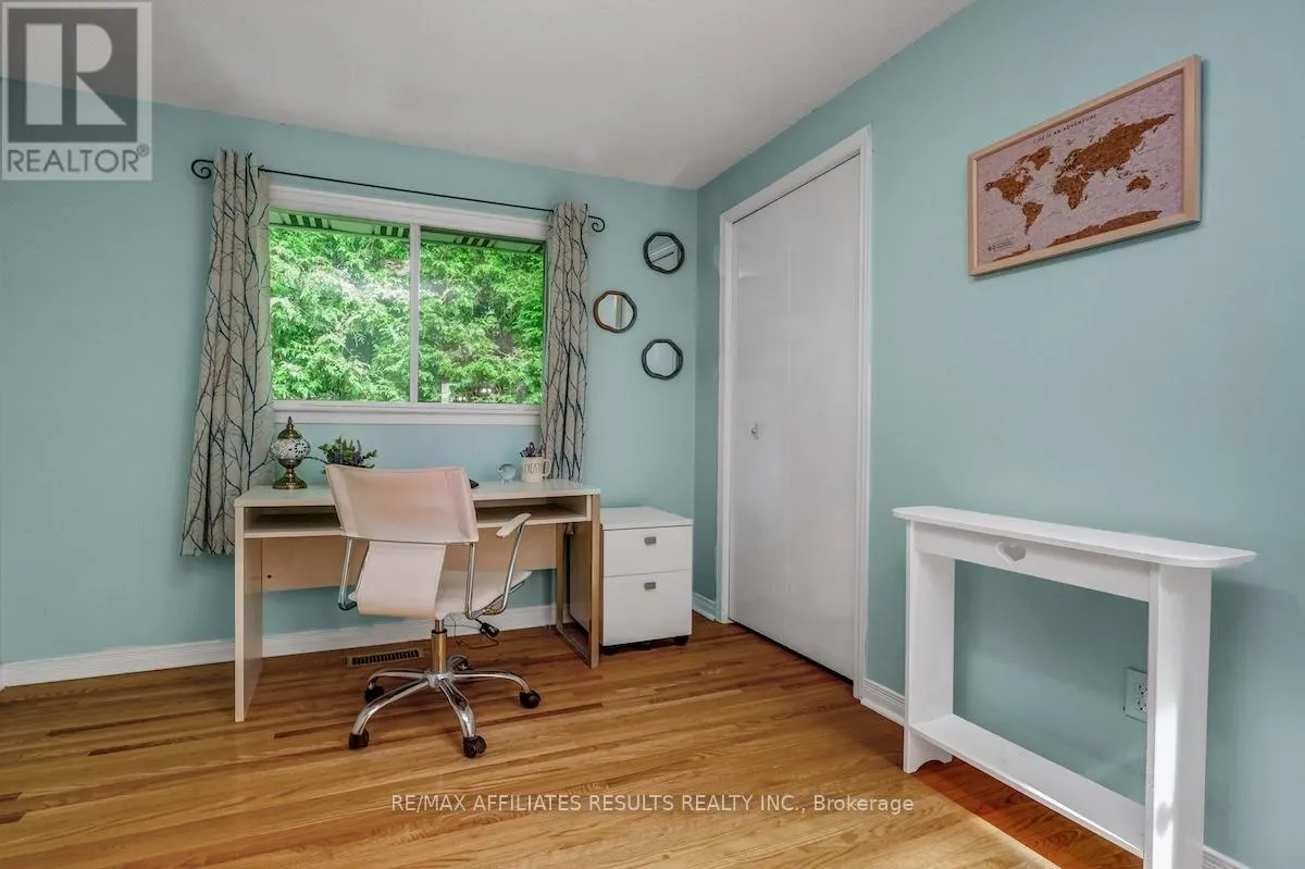 2 WEDGEWOOD CRESCENT