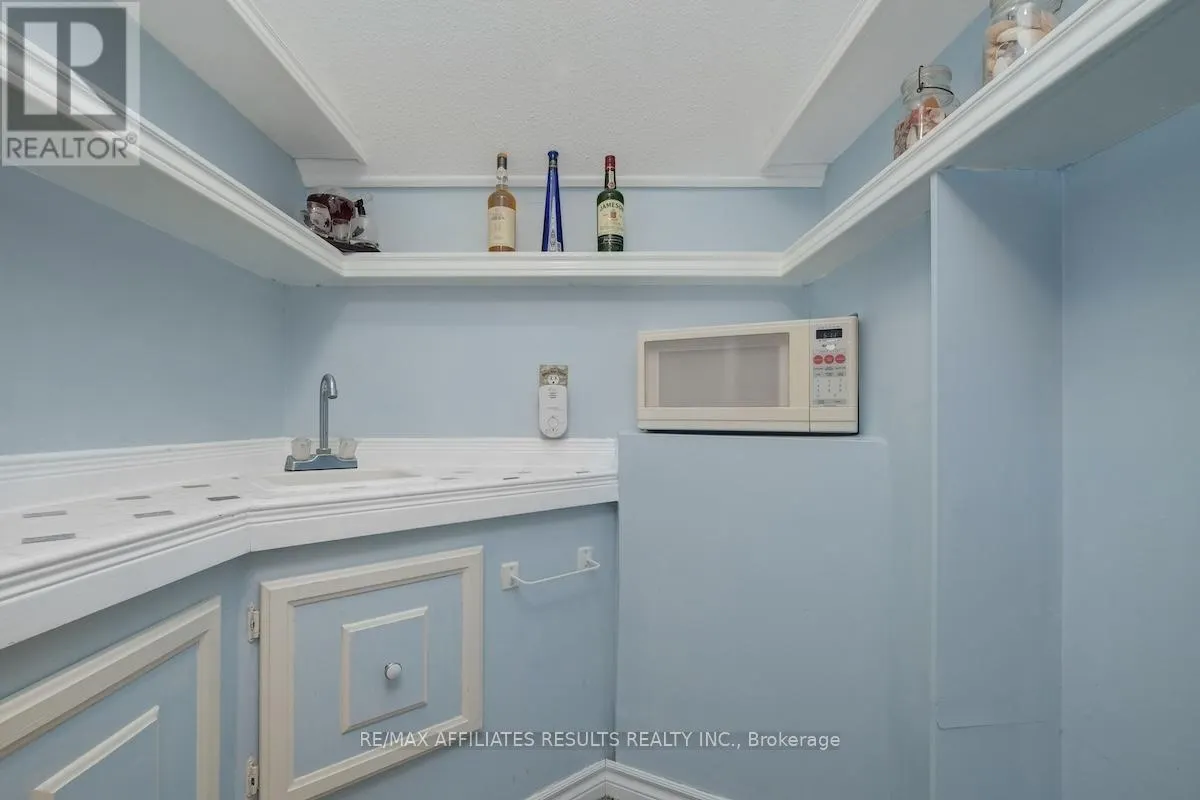 2 WEDGEWOOD CRESCENT