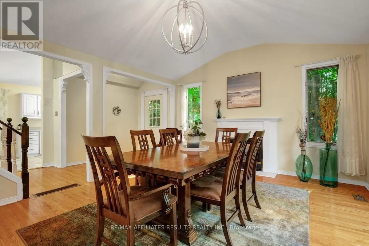 2 WEDGEWOOD CRESCENT