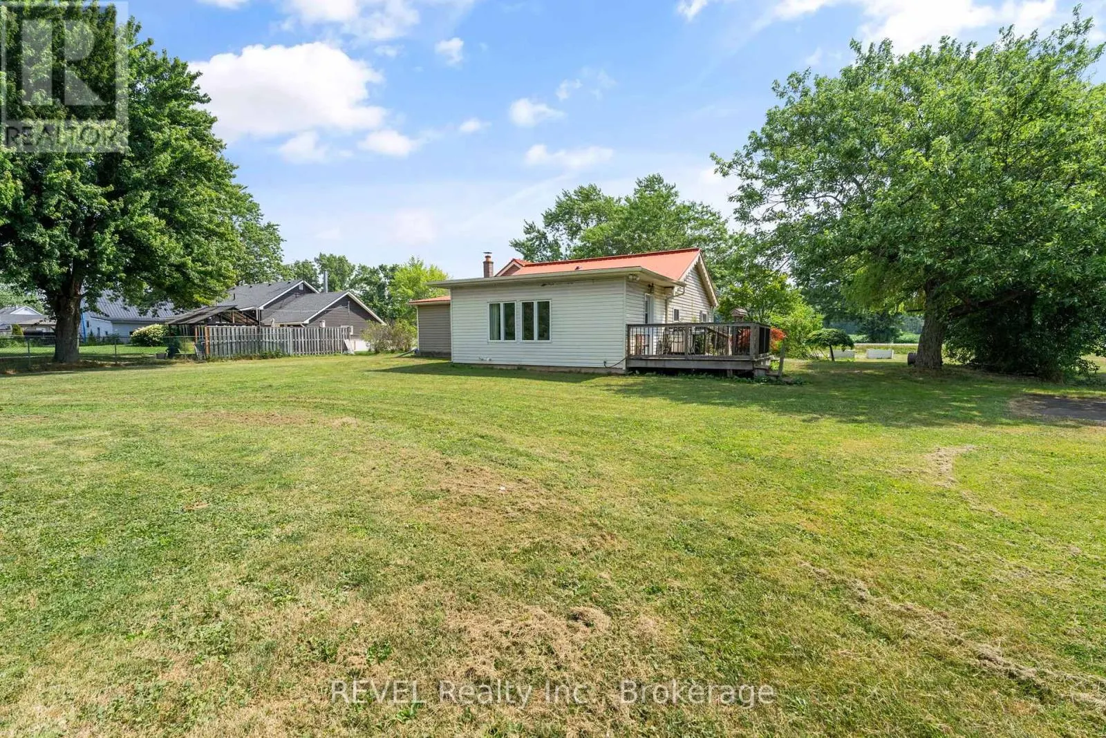 1555 MERRITTVILLE HIGHWAY