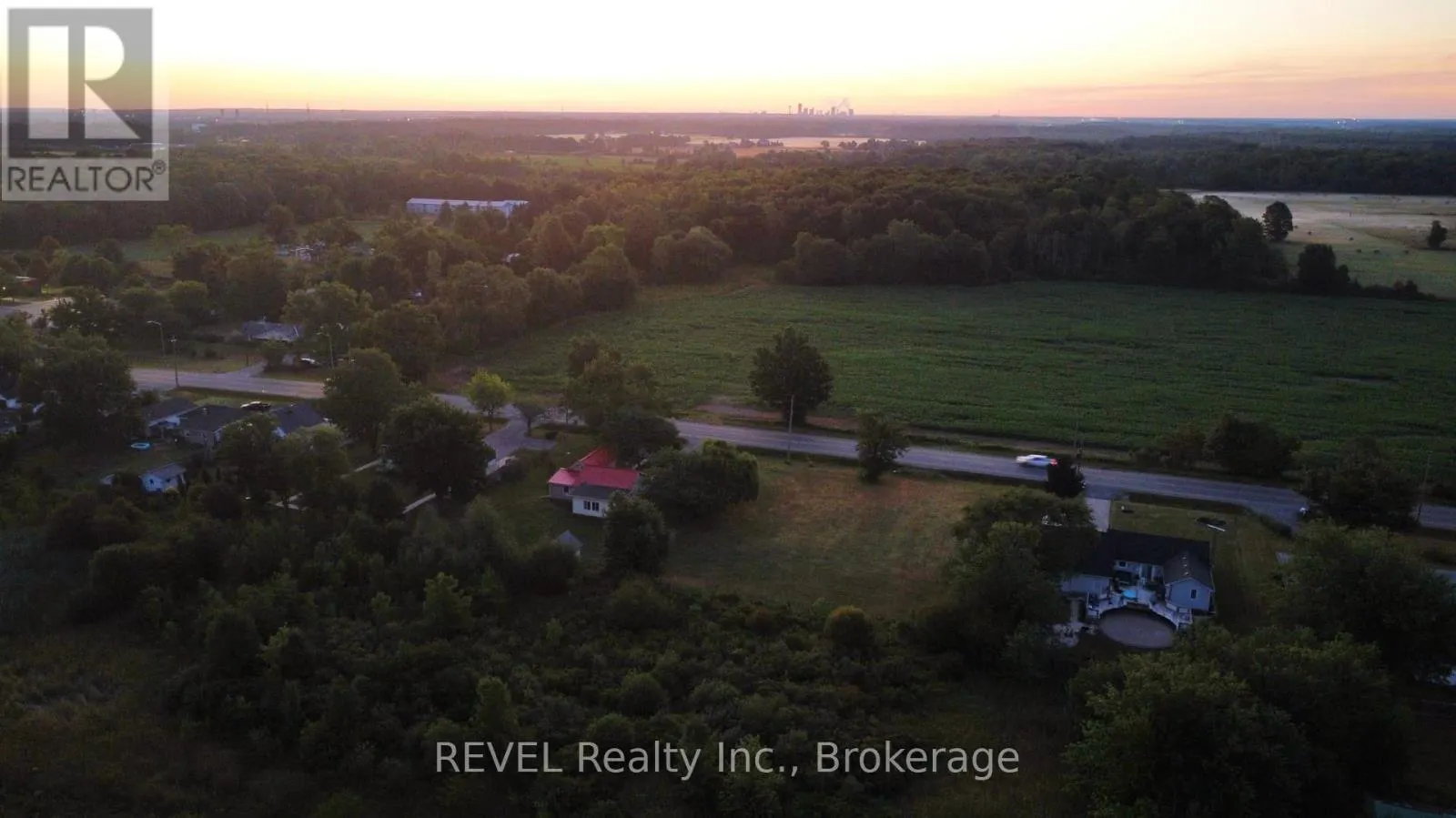 1555 MERRITTVILLE HIGHWAY