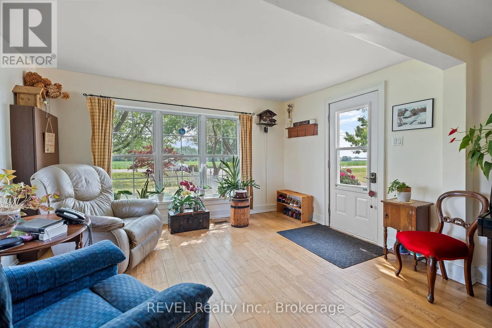1555 MERRITTVILLE HIGHWAY