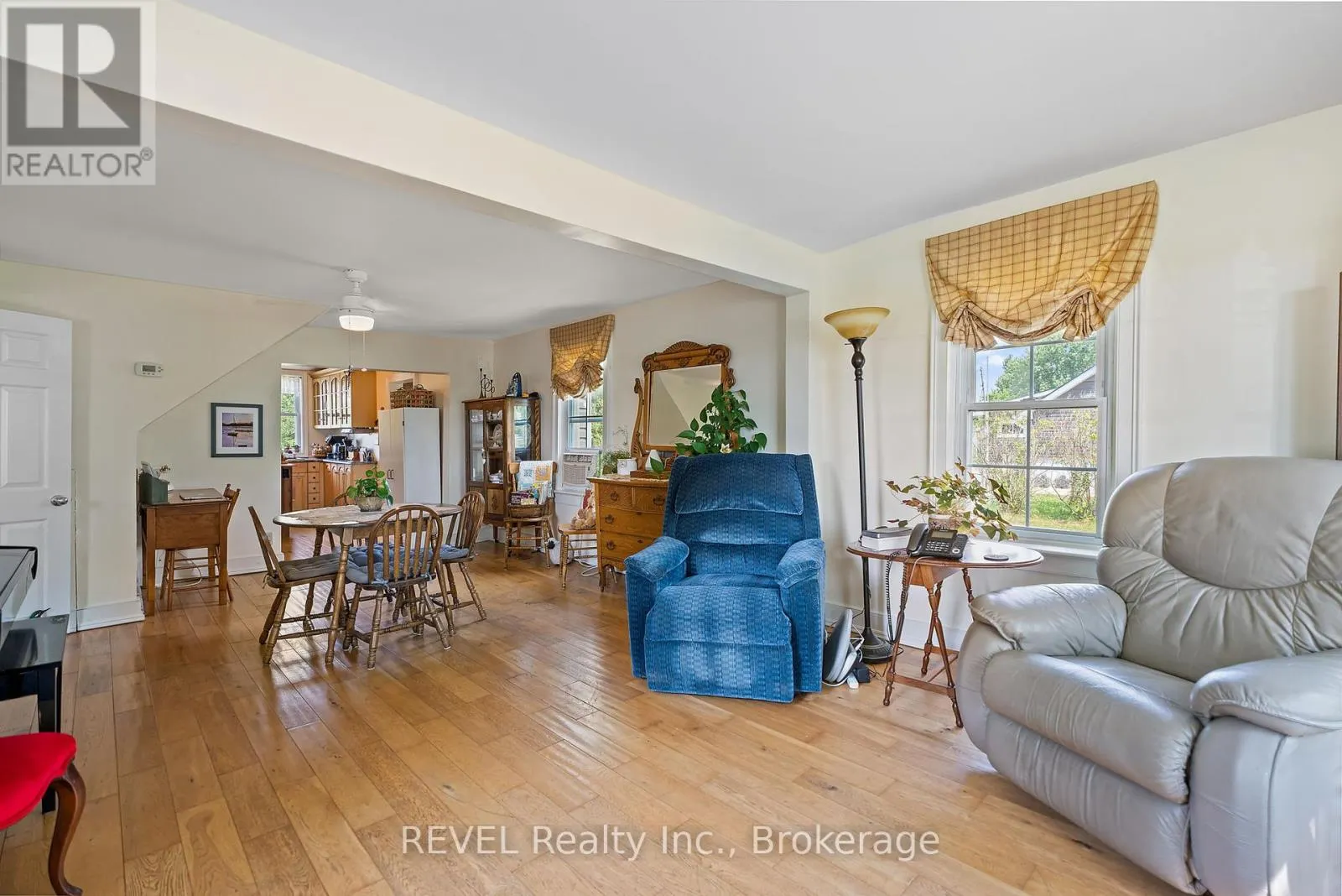 1555 MERRITTVILLE HIGHWAY