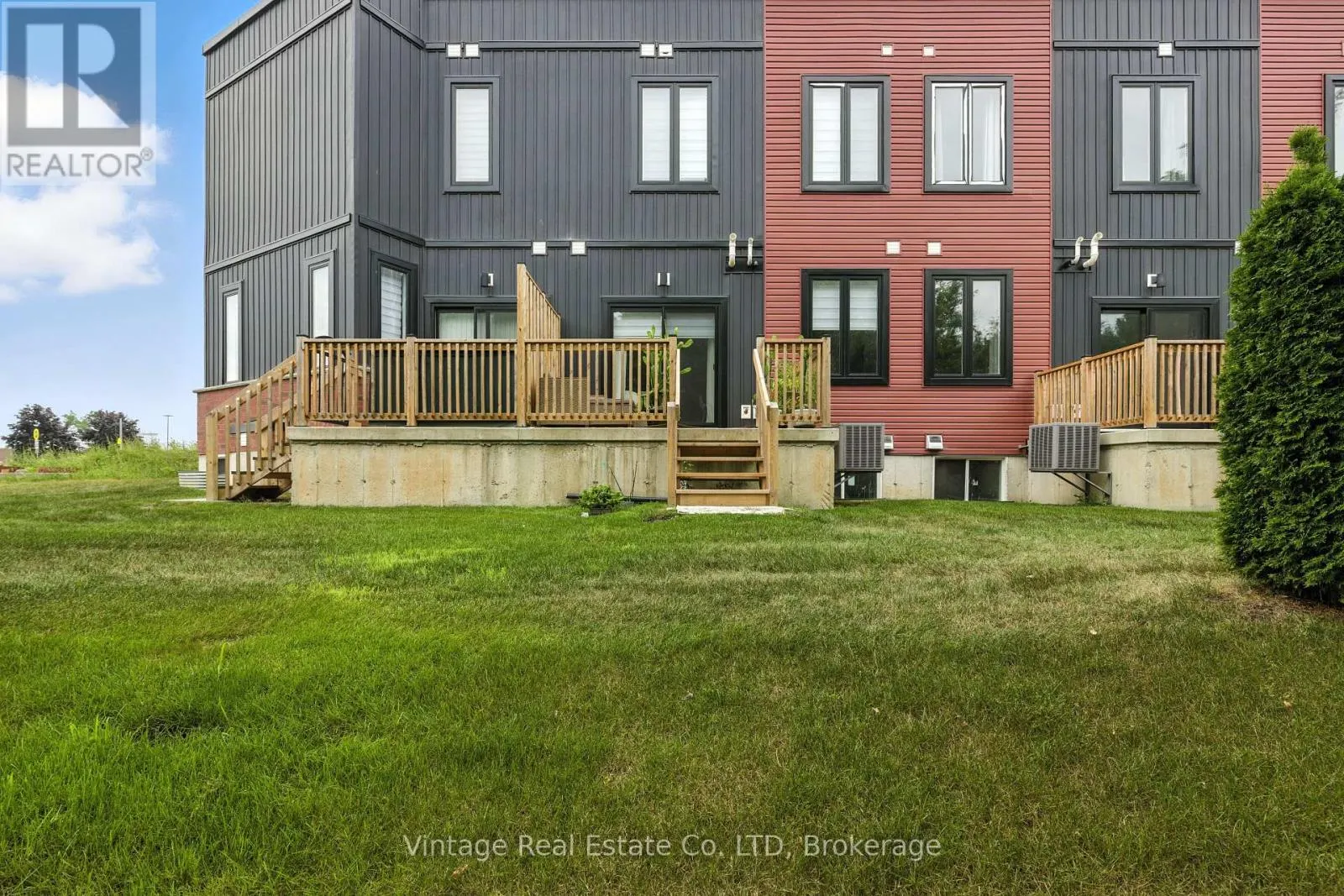 29 - 1465 STATION STREET, #29