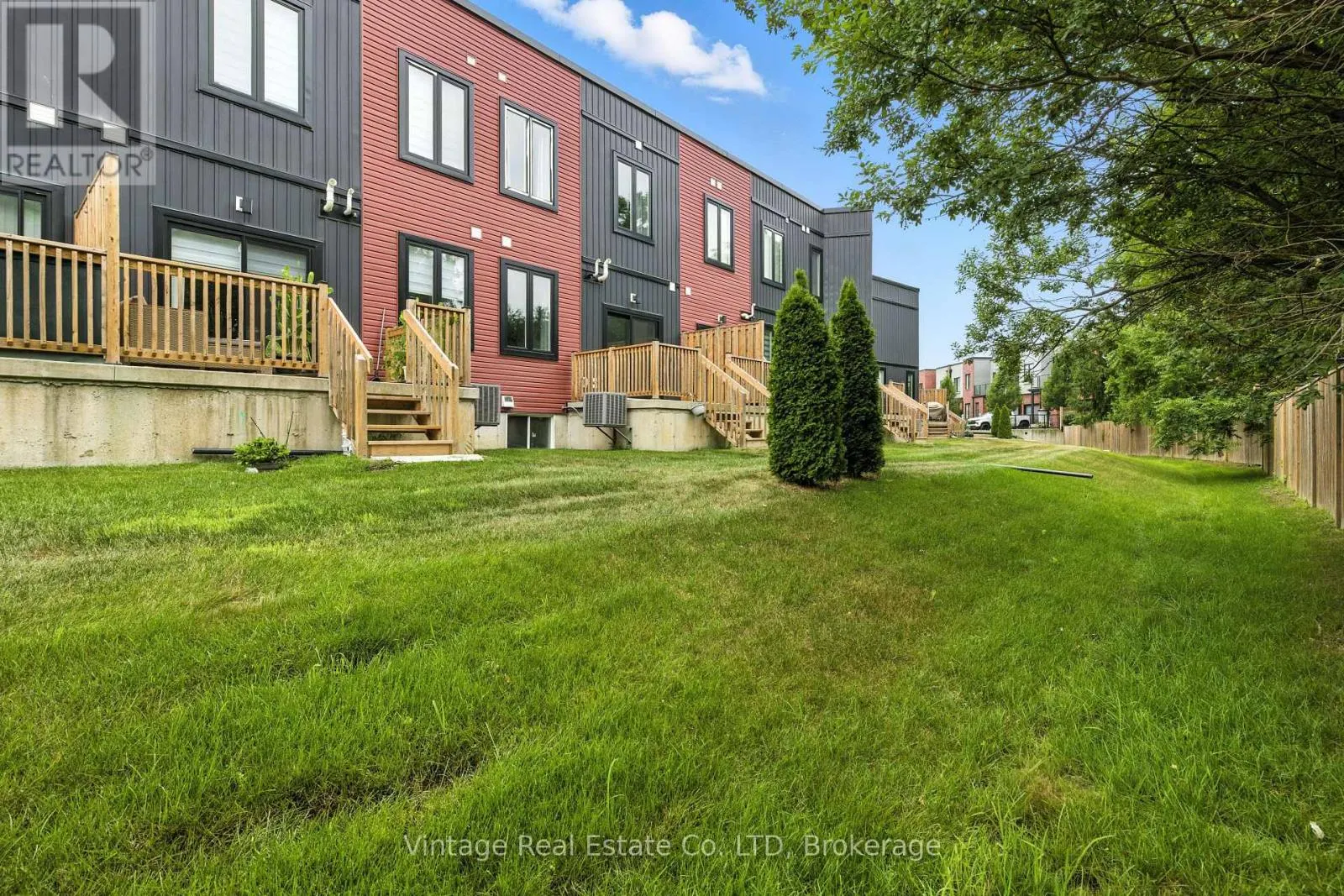 29 - 1465 STATION STREET, #29