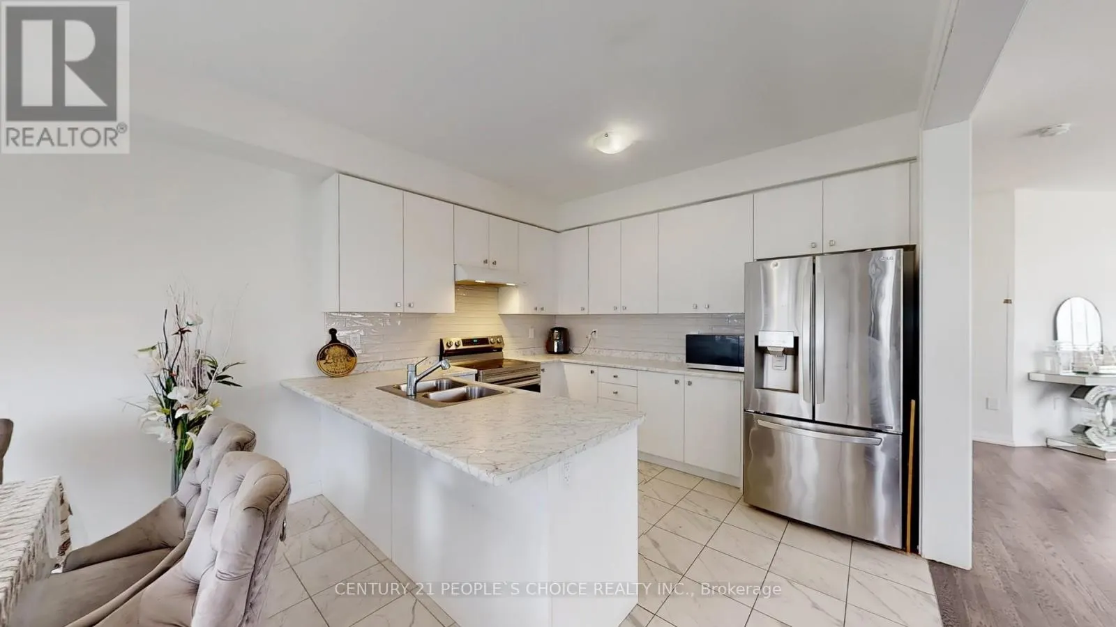 38 STANLEY AVENUE N