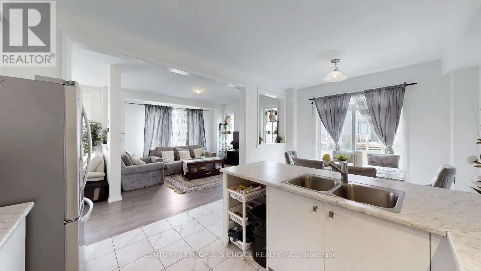 38 STANLEY AVENUE N