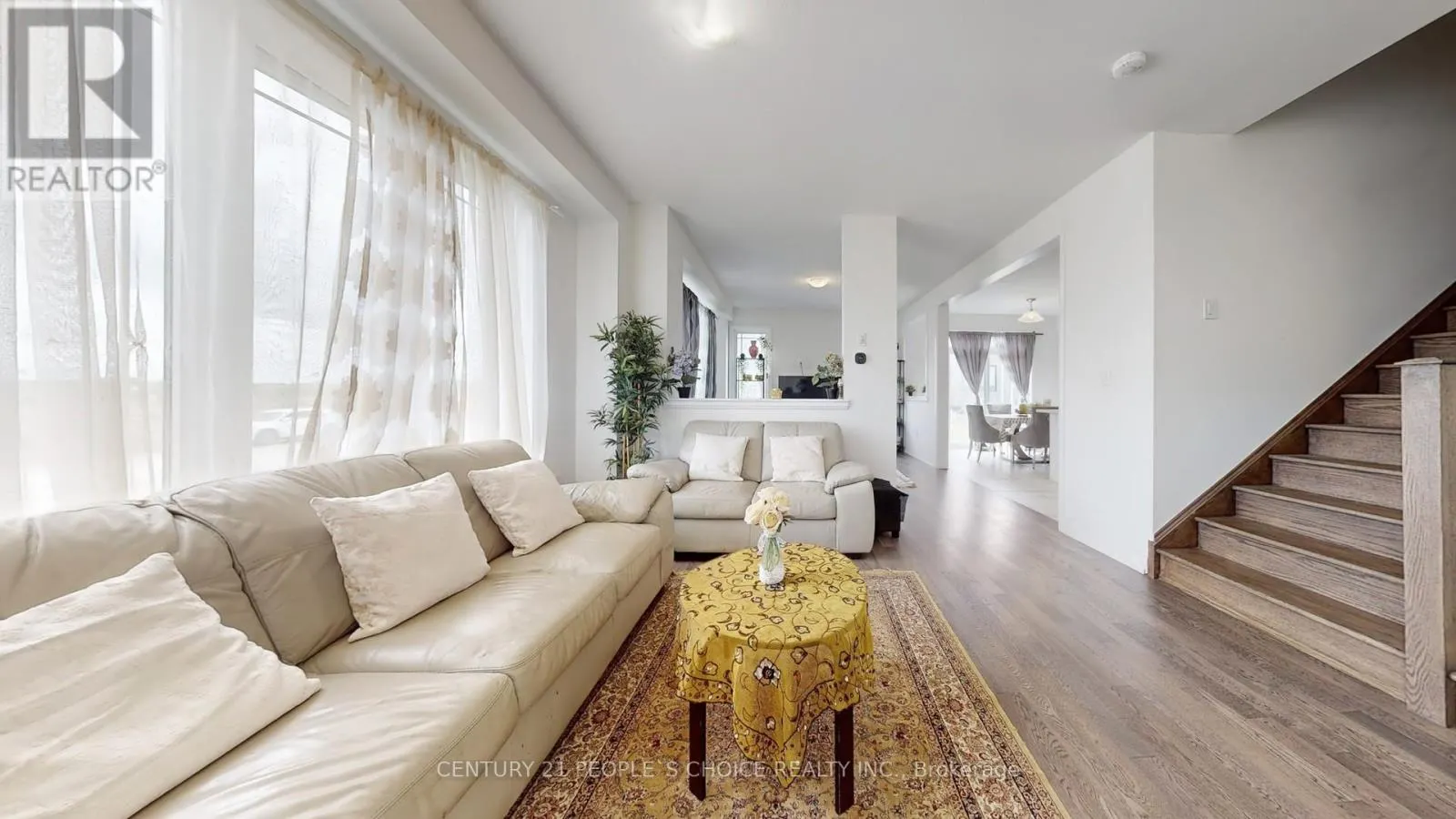 38 STANLEY AVENUE N
