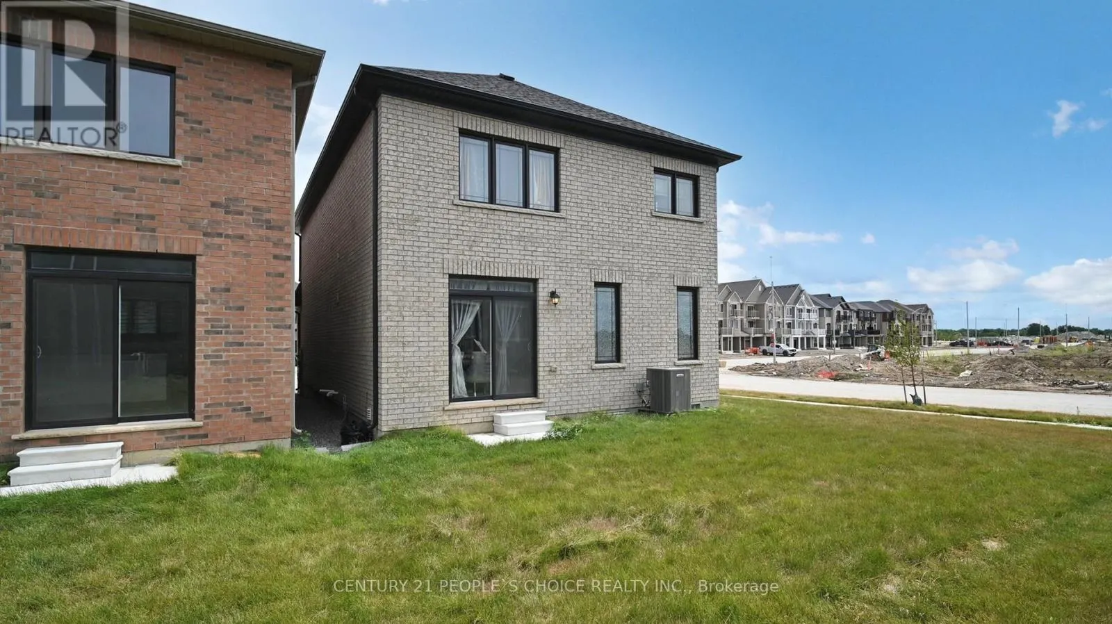 38 STANLEY AVENUE N