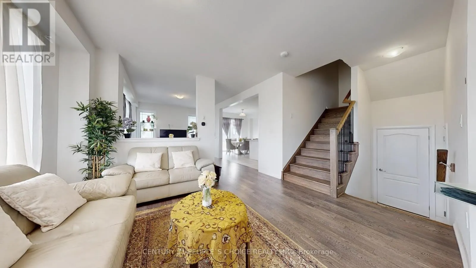 38 STANLEY AVENUE N