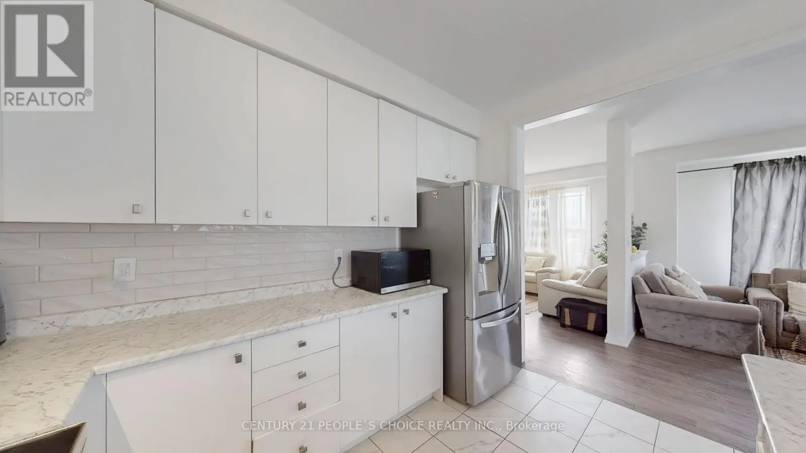 38 STANLEY AVENUE N