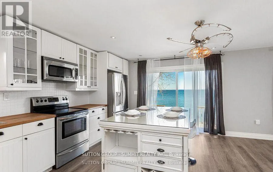18 1/2 LAKESHORE DRIVE