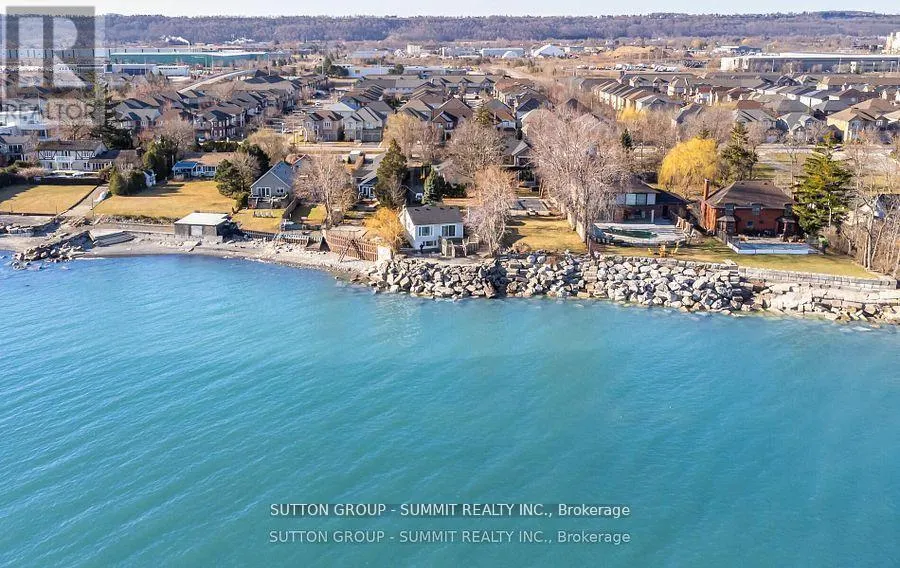 18 1/2 LAKESHORE DRIVE