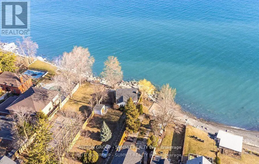 18 1/2 LAKESHORE DRIVE