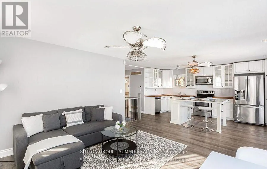 18 1/2 LAKESHORE DRIVE