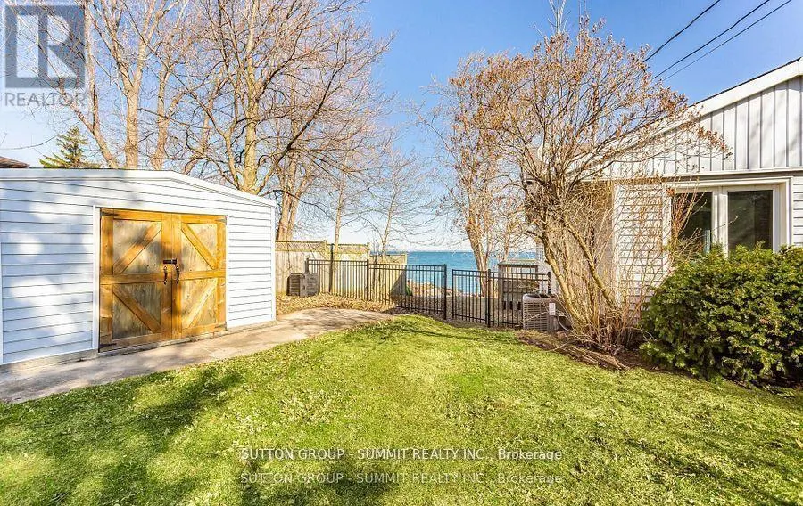 18 1/2 LAKESHORE DRIVE