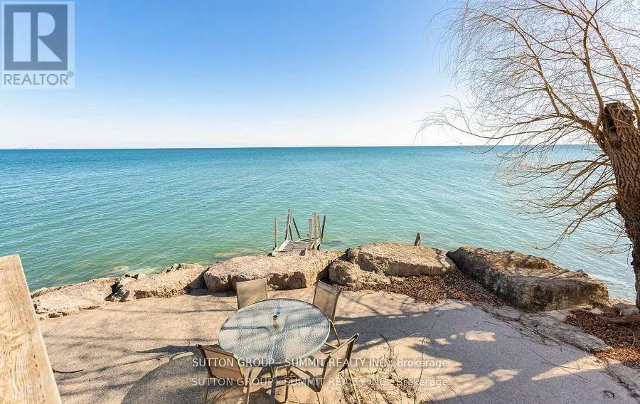 18 1/2 LAKESHORE DRIVE