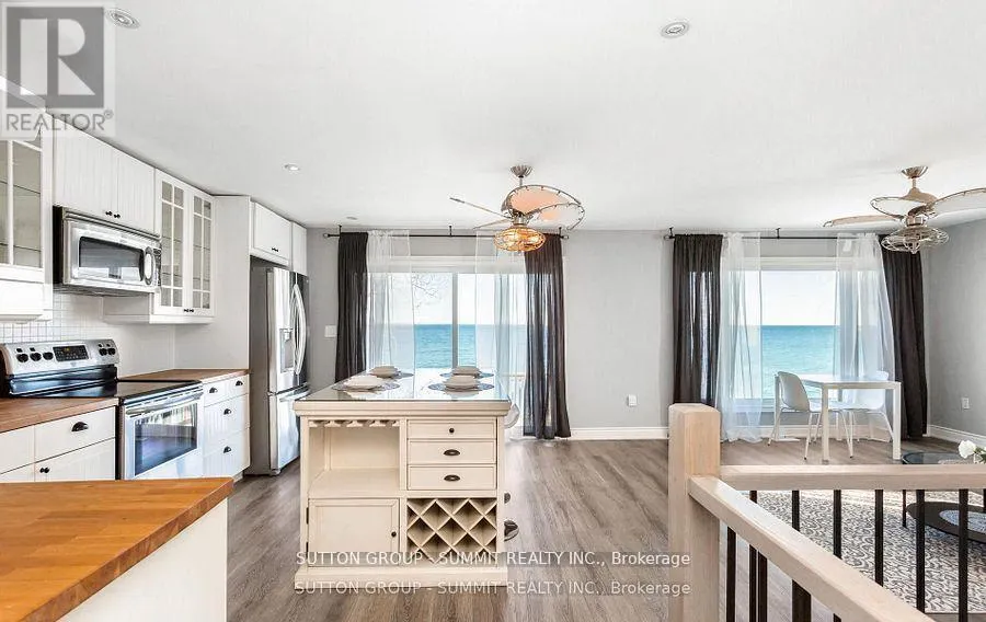 18 1/2 LAKESHORE DRIVE