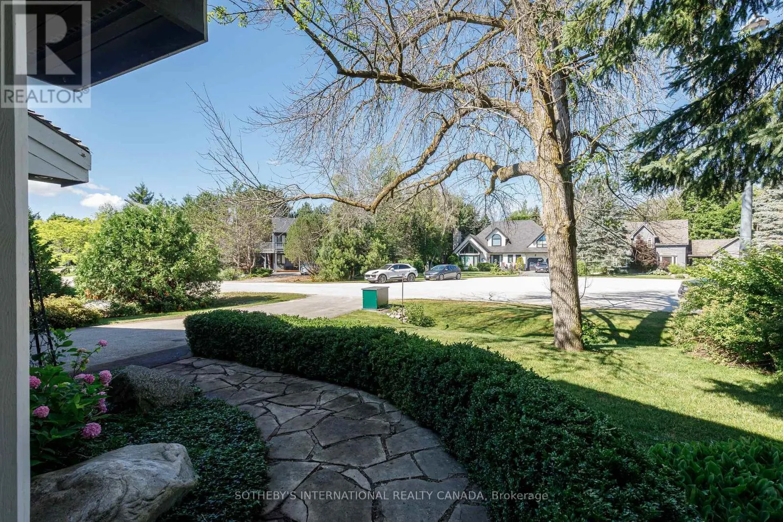 121 FIELDCREST COURT