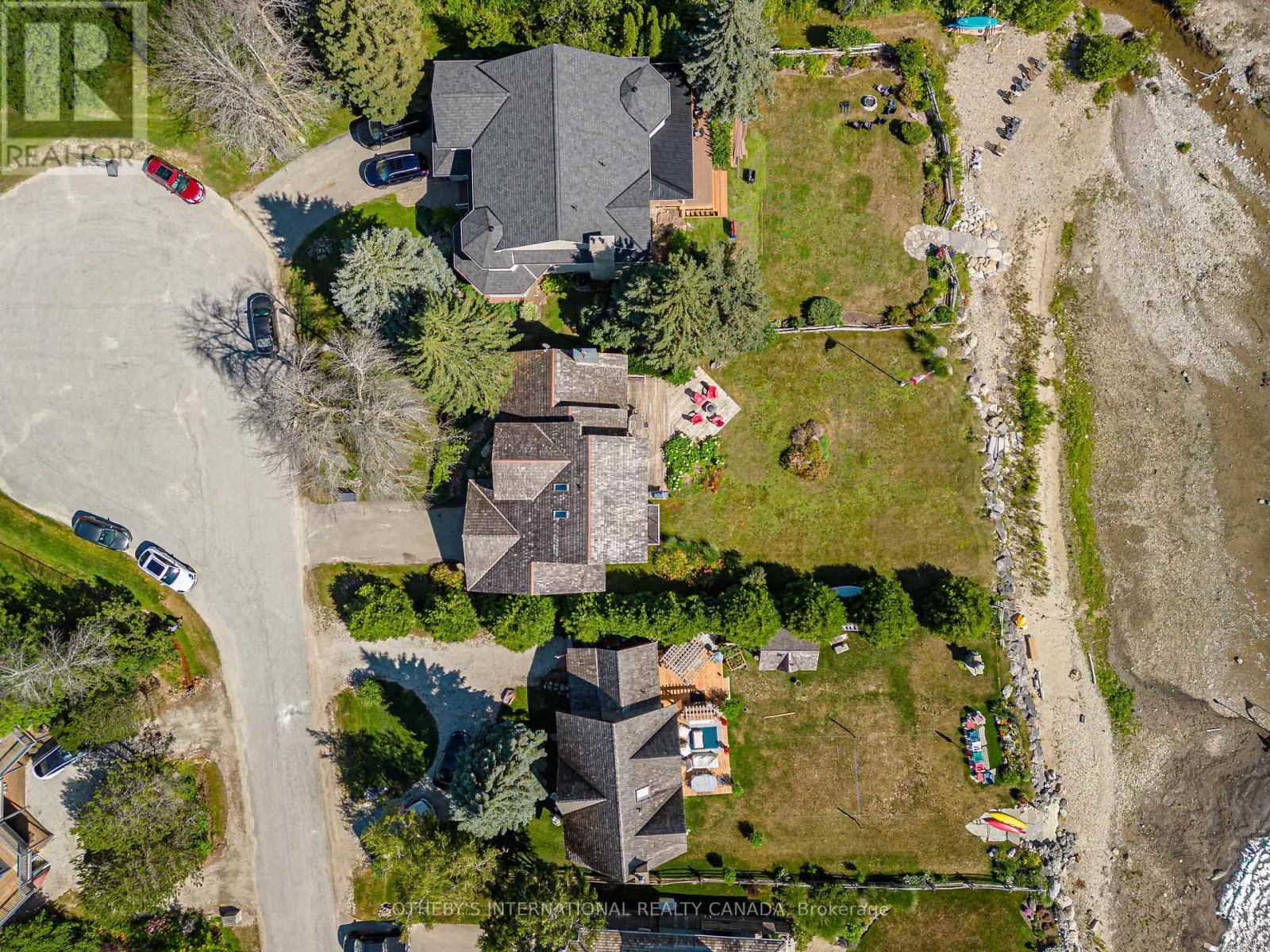 121 FIELDCREST COURT
