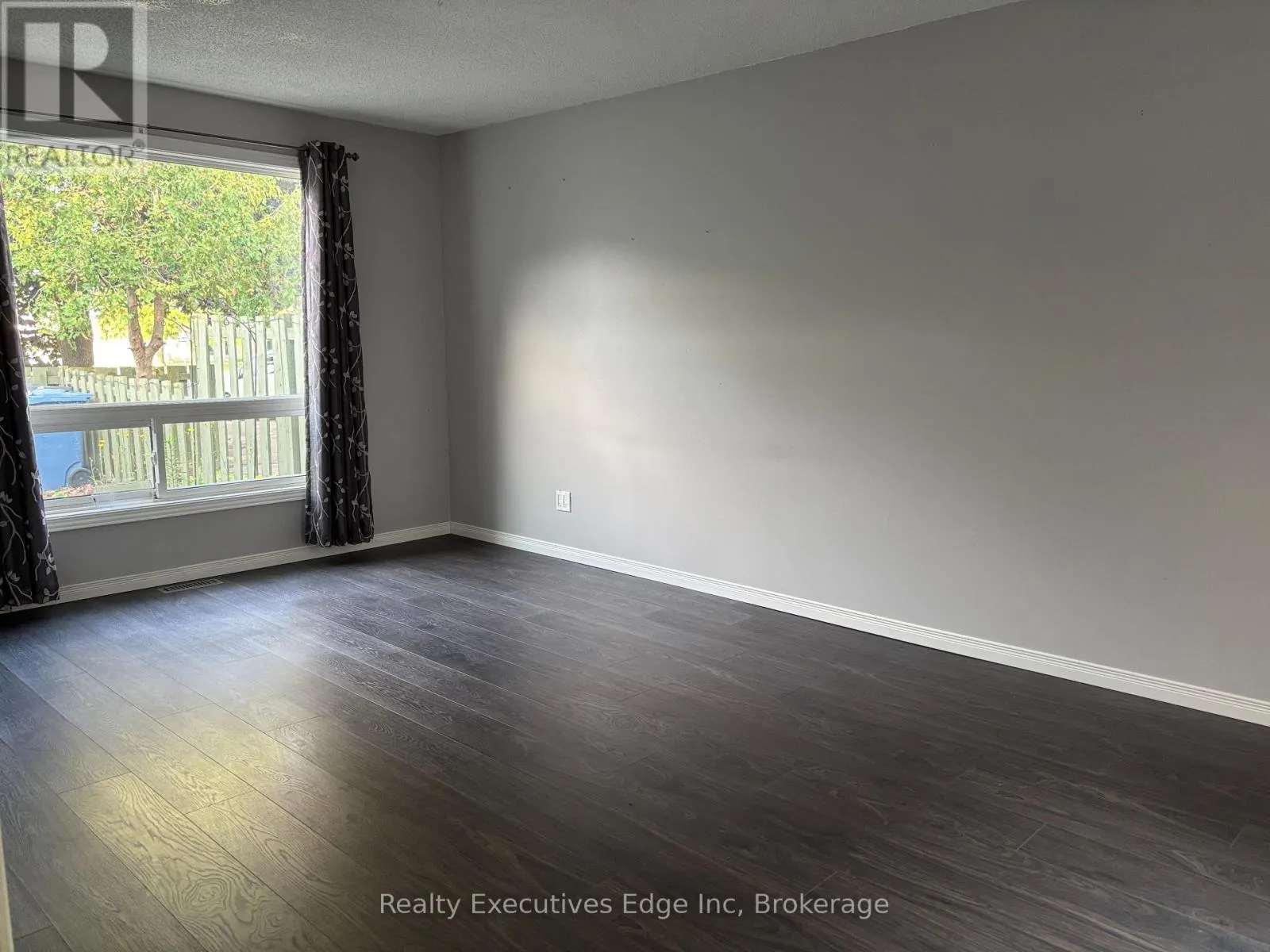 322 SCOTTSDALE DRIVE
