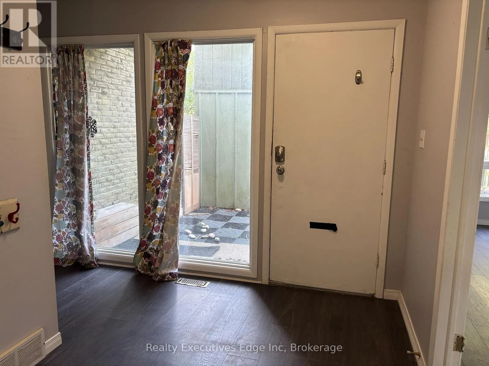 322 SCOTTSDALE DRIVE