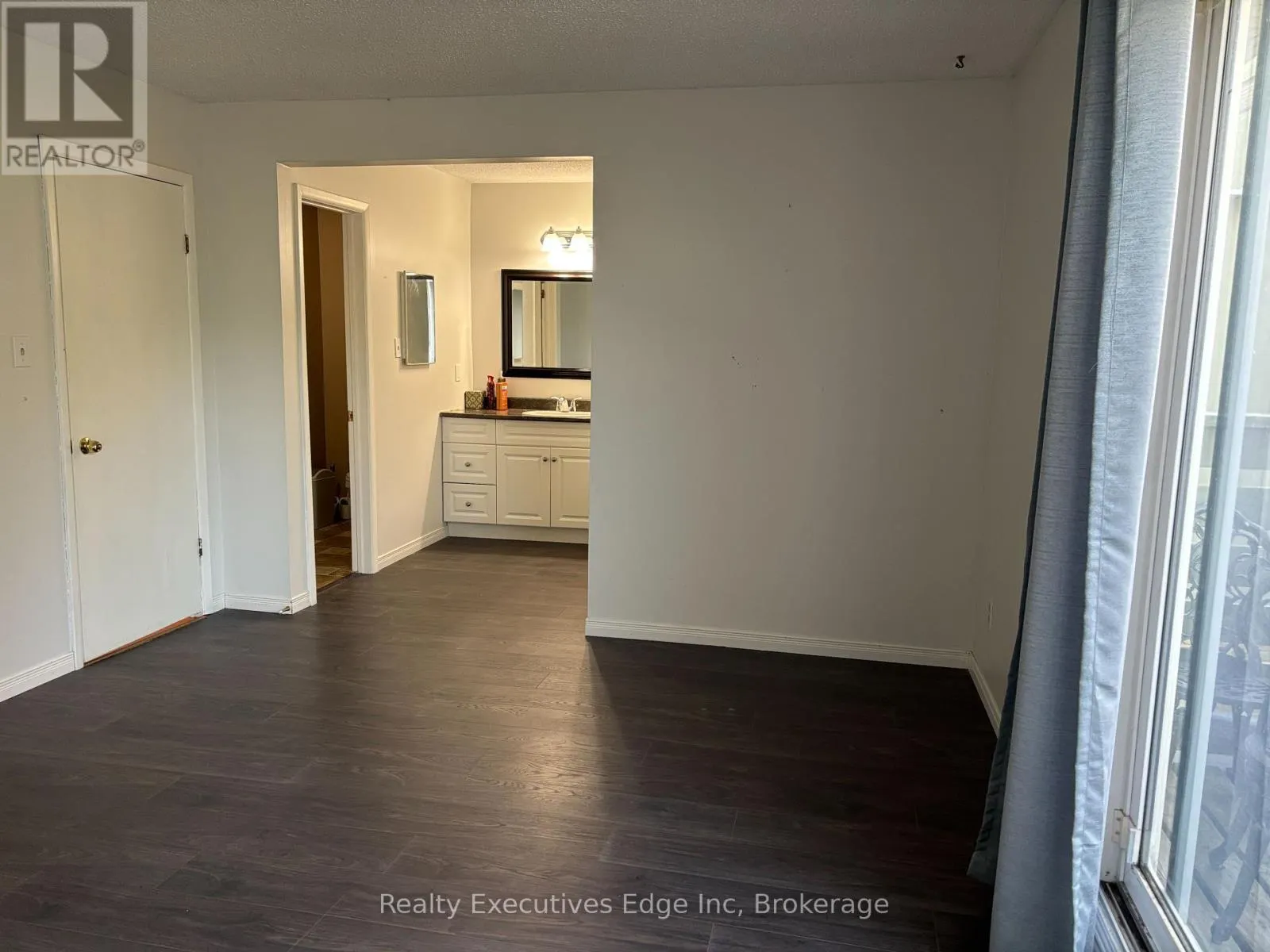 322 SCOTTSDALE DRIVE