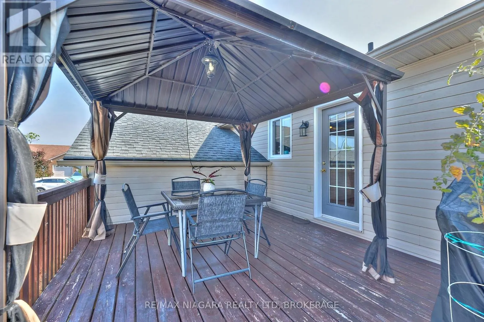 3881 CHRISTINA COURT