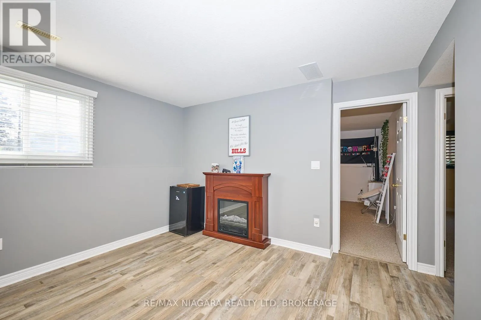 3881 CHRISTINA COURT