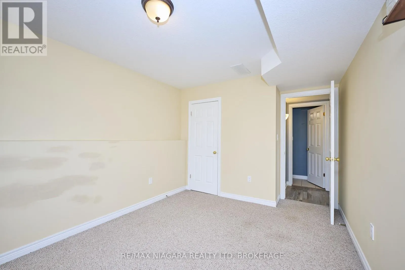 3881 CHRISTINA COURT
